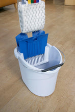 Afbeelding in Gallery-weergave laden, Vileda ultraspeed mini emmer met press 10ltr