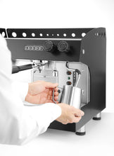 Afbeelding in Gallery-weergave laden, Koffiemachine Julia, 2-groeps, automatisch