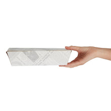 Afbeelding in Gallery-weergave laden, Colpac composteerbare voedseldozen krantenprint 250mm (150 stuks)