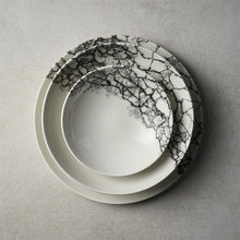 Afbeelding in Gallery-weergave laden, Churchill Kintsugi Accents Quartz Black Evolve  coupe bord 28.6 cm pak van 12