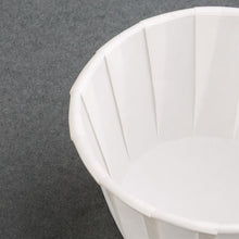 Afbeelding in Gallery-weergave laden, Recyclebare Papieren Sauspotten Medium 2Oz (Pak Van 250)