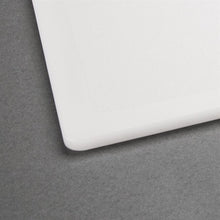 Afbeelding in Gallery-weergave laden, Nisbets Essentials polypropyleen snijplank wit 340 x 255 x 7mm
