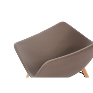 Bolero Arlo polypropyleen stoelen met houten poten bruin (2 stuks)