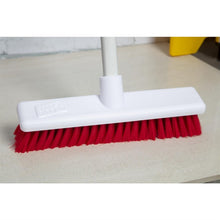 Afbeelding in Gallery-weergave laden, Jantex Hygiene zachte bezem 30cm rood