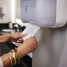 Afbeelding in Gallery-weergave laden, Tork Advanced handdoekrollen 2-laags 150m (6 stuks)