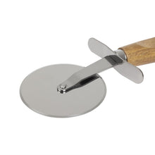 Afbeelding in Gallery-weergave laden, Kitchen Craft Italiaans pizzawiel met houthandvat 65mm