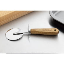 Afbeelding in Gallery-weergave laden, Kitchen Craft Italiaans pizzawiel met houthandvat 65mm