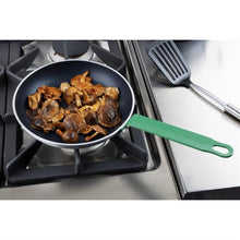 Afbeelding in Gallery-weergave laden, Hygiplas Teflon Platinum Plus anti-aanbak koekenpan 240mm groen handvat