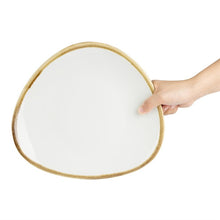 Afbeelding in Gallery-weergave laden, Olympia Kiln Driehoekige Borden Krijtwit 280mm (4 Stuks)