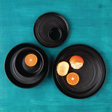 Afbeelding in Gallery-weergave laden, Olympia Cavolo zwarte platte ronde kom - 220 mm (doos 4)