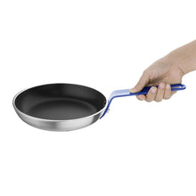 Afbeelding in Gallery-weergave laden, Hygiplas teflon aluminium platinum plus koekenpan met antiaanbaklaag en blauw handvat 200mm