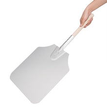 Afbeelding in Gallery-weergave laden, Vogue houten handvat aluminium pizza schep 31x36cm