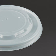 Afbeelding in Gallery-weergave laden, Vegware composteerbare platte deksels voor 34cl en 45,4cl bakjes (500 stuks)