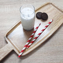 Afbeelding in Gallery-weergave laden, Fiesta Composteerbare Papieren Lepelrietje Rood &amp; Wit Gestreept 210x8mm (Pak Van 250)