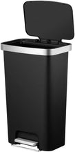 Afbeelding in Gallery-weergave laden, Afvalbak zwart Hana 50 ltr pedaalemmer
