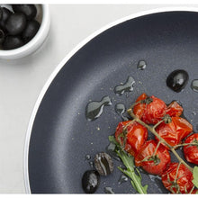 Afbeelding in Gallery-weergave laden, Vogue Teflon Platinum Plus anti-aanbak aluminium koekenpan 28cm