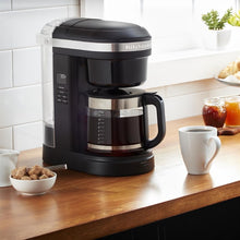 Afbeelding in Gallery-weergave laden, KitchenAid Classic druppelkoffiezetapparaat 5KCM1208BOB